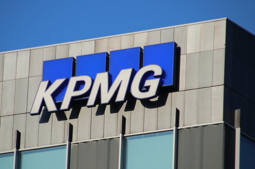KPMG in Canada buys Bitcoin and Ethereum, prices rally
